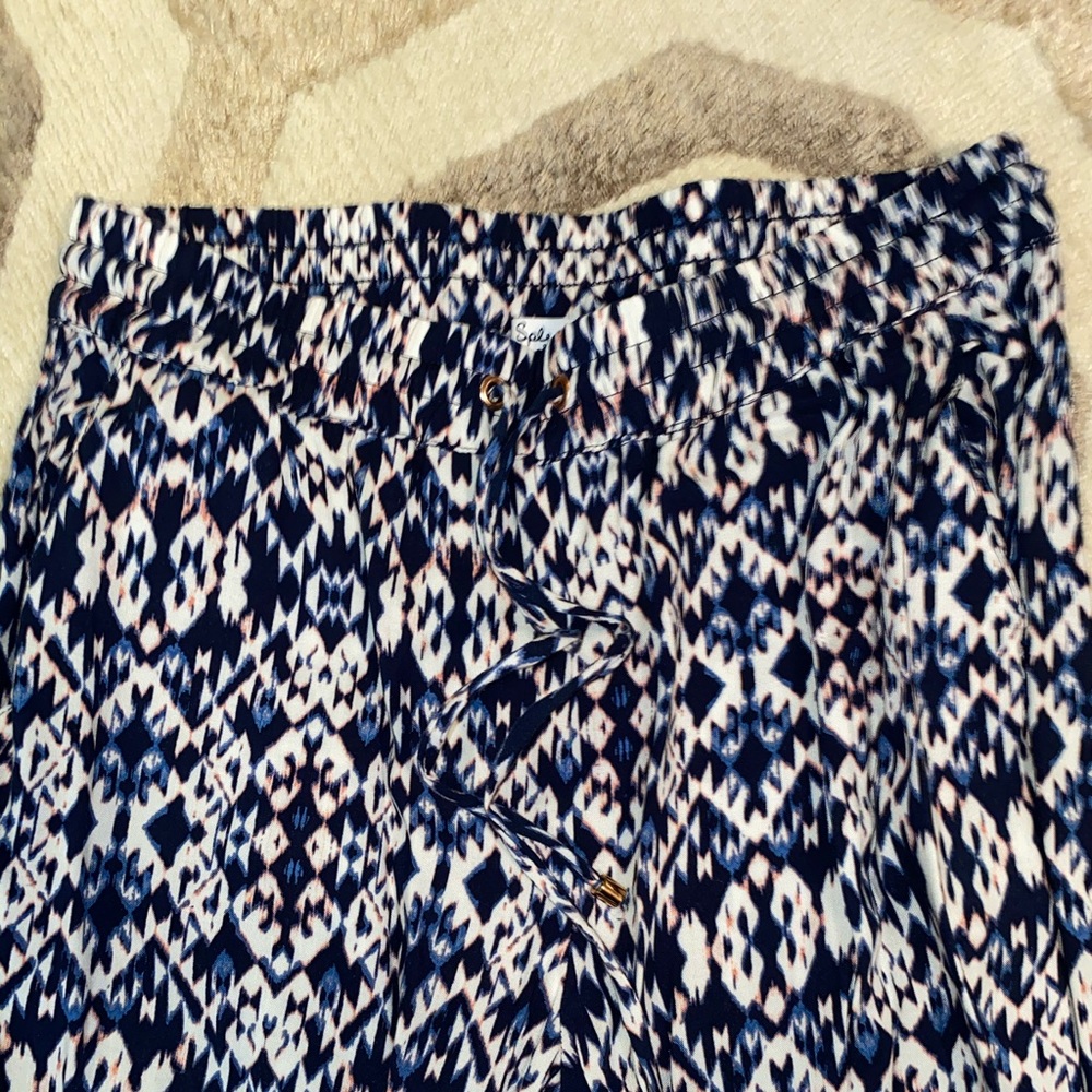 Blue patterned, flowy pants. - Picture 2 of 3
